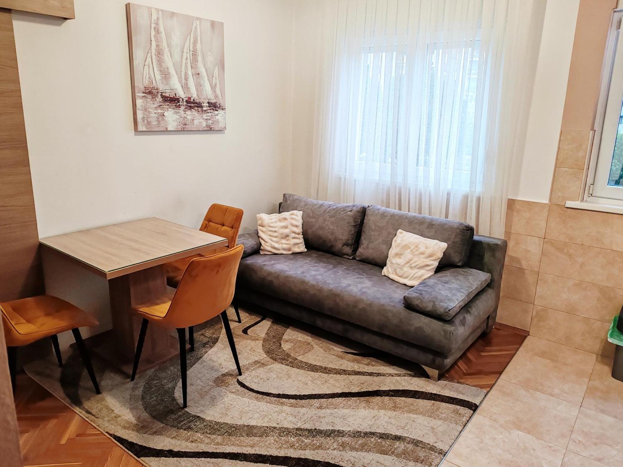 Teich 2 Apartment Split